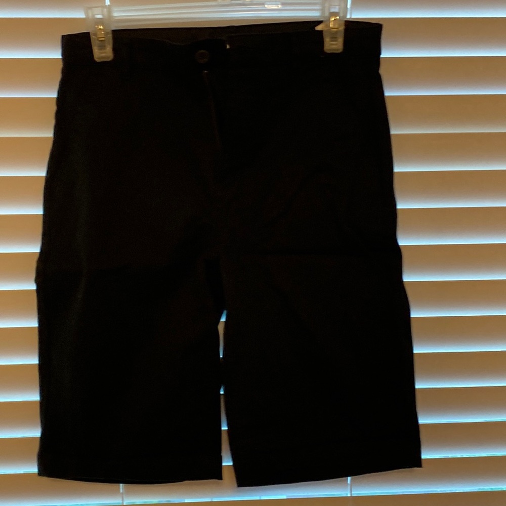 Old Navy Shorts Black Size 18 Knee Length Adjustable Waist. Cotton and Spandex